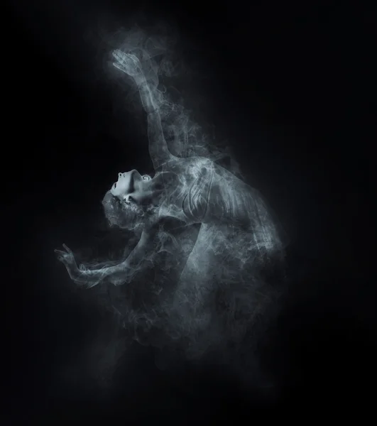 Dansare från rök på mörka — Stockfoto