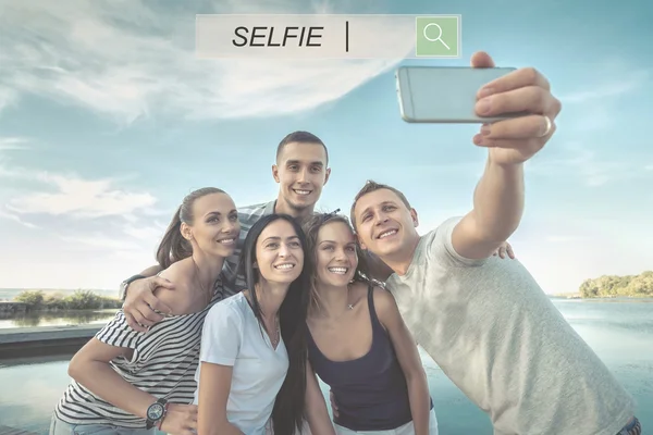 Selfie Grop Szczęścia Przyjaciół Świetle Słonecznym — Zdjęcie stockowe