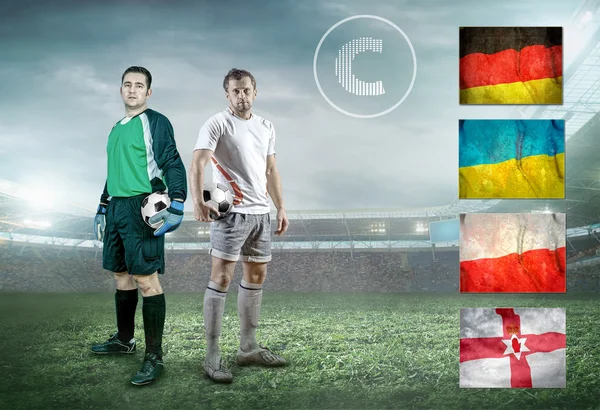Soccer players stay at field — Stock Photo, Image