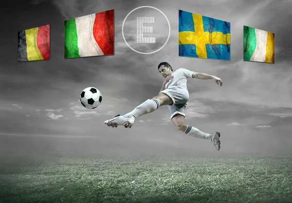 Soccer player on field — Stock Photo, Image