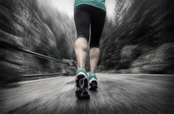 Nogi kobiece runner — Zdjęcie stockowe