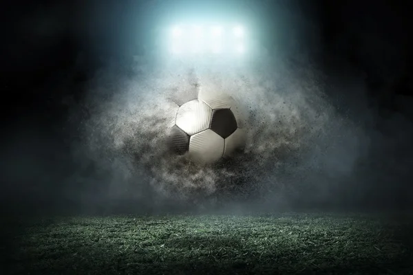 Fotboll i åtgärd utomhus — Stockfoto