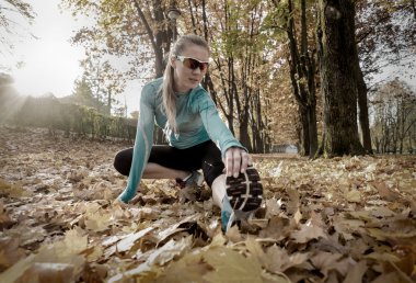 Bir Koşudan önce uzanan kadın 