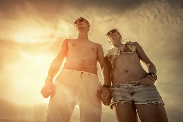 Estancia en pareja en la playa — Foto de Stock