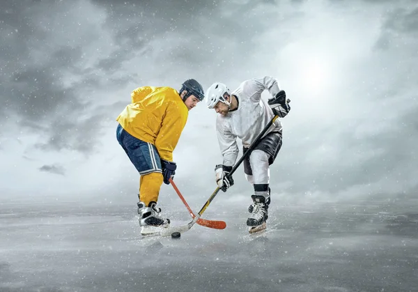Buz hokeyi oyuncuları eylem — Stok fotoğraf