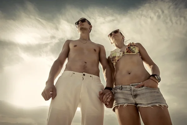 Estancia en pareja en la playa — Foto de Stock