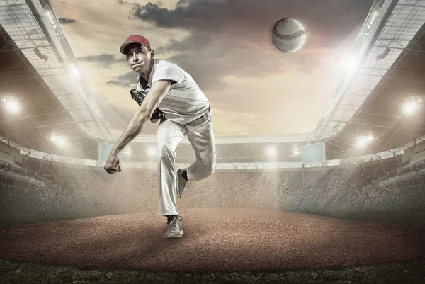 Jogador de beisebol em ação — Fotografia de Stock