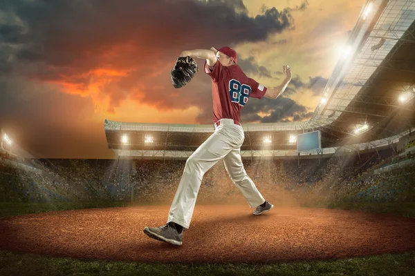 Jogador de beisebol em ação — Fotografia de Stock