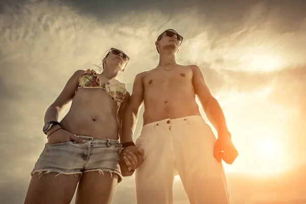 Estancia en pareja en la playa — Foto de Stock