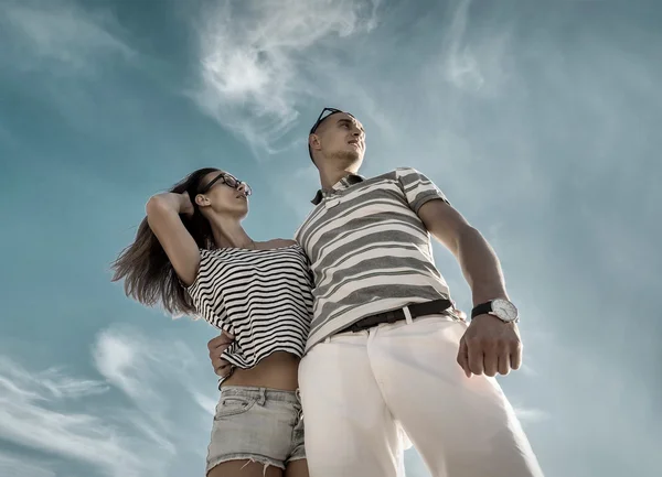 Estancia en pareja en la playa — Foto de Stock