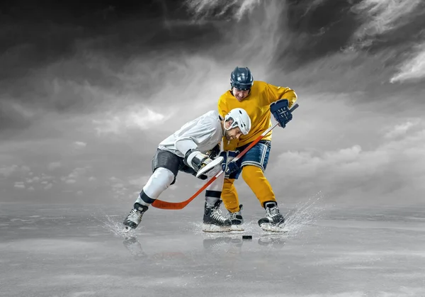 Ice hockeyspelers in actie — Stockfoto