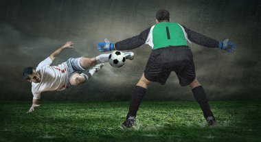 iki futbol oyuncuları