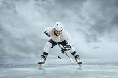 on Ice buz hokeyi oyuncusu