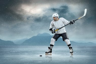 on Ice buz hokeyi oyuncusu