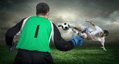 iki futbol oyuncuları