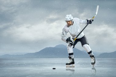 on Ice buz hokeyi oyuncusu