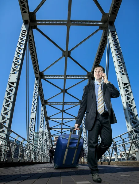 Homme avec bagages — Photo