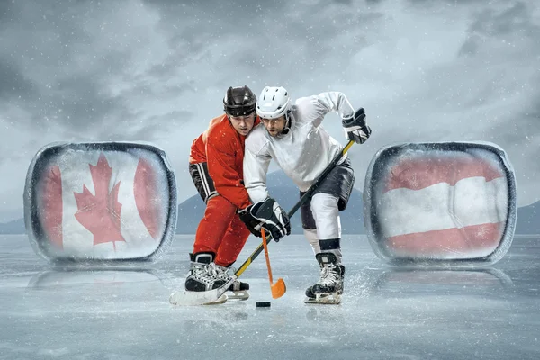 Ice hockeyspelers in ijs — Stockfoto