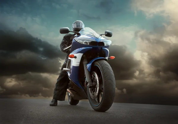 Hombre en motocicleta —  Fotos de Stock