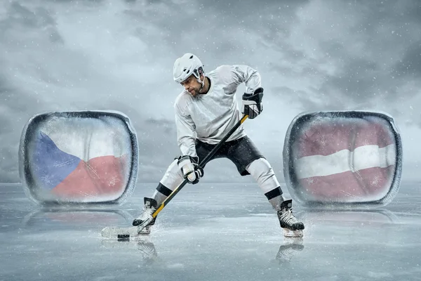 Ishockeyspelare i isen — Stockfoto