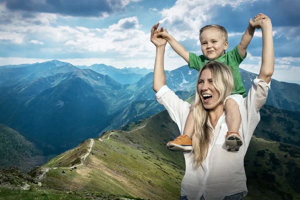 Glück Mutter und Sohn — Stockfoto