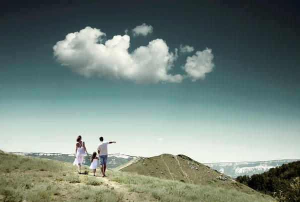 Familjen på toppen av berget — Stockfoto