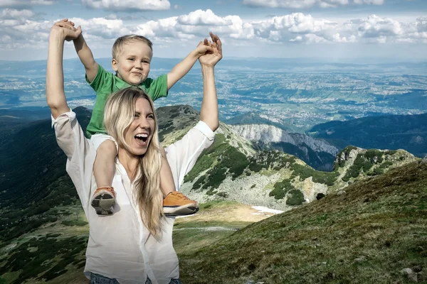 Mãe e filho Fotos De Bancos De Imagens