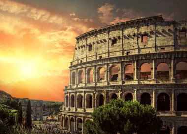 popüler gezi yeri - Roma Coliseum.