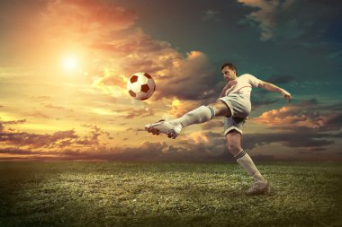 Futbolcu top eylem ile