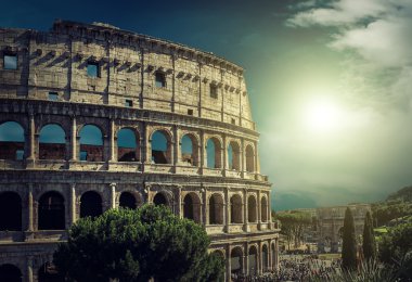 popüler gezi yeri - Roma Coliseum.