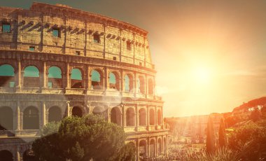 popüler gezi yeri - Roma Coliseum.