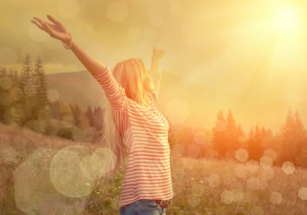 S woman stay outdoor — Stock Photo, Image