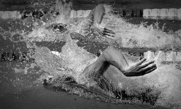 Freestyle in waterpool with water — Stock Photo, Image