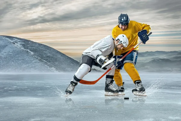 Ice hockey players in action — Stock Photo, Image