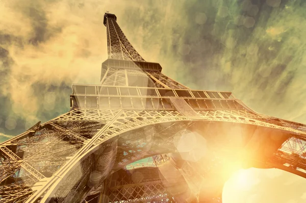 Eiffel tower under sun light — Stock Photo, Image