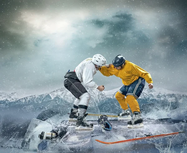 Jugadores de hockey sobre hielo en acción — Foto de Stock