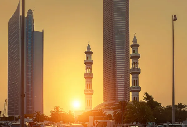 Sunset view on Abu Dhabi — Stock Photo, Image