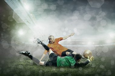 futbolcular topu ile