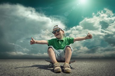 kaykay ile şirin çocuk