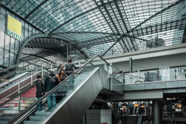 Ana tren stantion Berlin'de