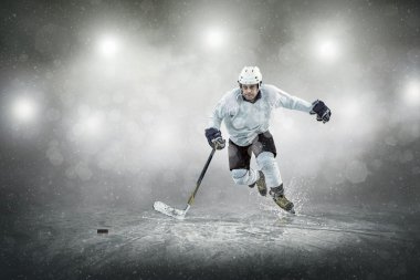 on Ice buz hokeyi oyuncusu