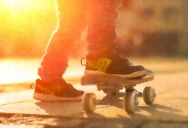 Çocuk sokakta kaykay ile