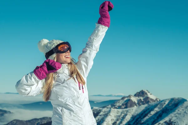 Female stay on the top of mountain — Stock Photo, Image