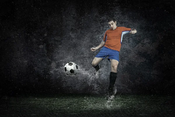 Jugador de fútbol bajo el agua —  Fotos de Stock