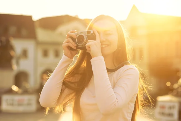 Toeristische met fotocamera — Stockfoto