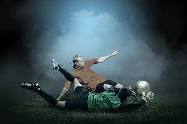 Jugadores de fútbol con pelota — Foto de Stock