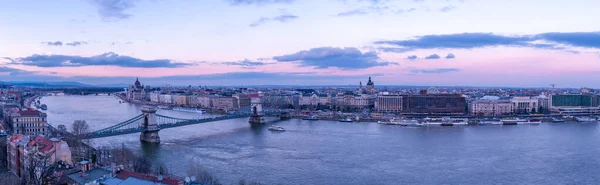 Beautiful Panorama View Budapest Danube River Sunset Cold Winter Day — Stock Photo, Image