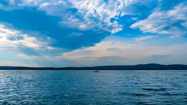 Velence Hungría Junio 2020 Vista Sobre Lago Velence Gente Nadando — Foto de Stock