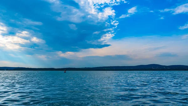Velence Hungría Junio 2020 Vista Sobre Lago Velence Gente Nadando — Foto de Stock