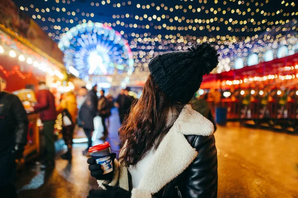 Woman Warm Clothes Hat Stands Christmas Market Cup Hot Drink — Stock Photo, Image